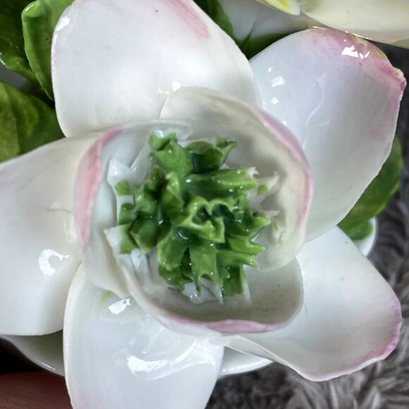 Vintage Radnor Bone China Floral Figurine Roses Flower England Handmade DAMAGE - Picture 6 of 11